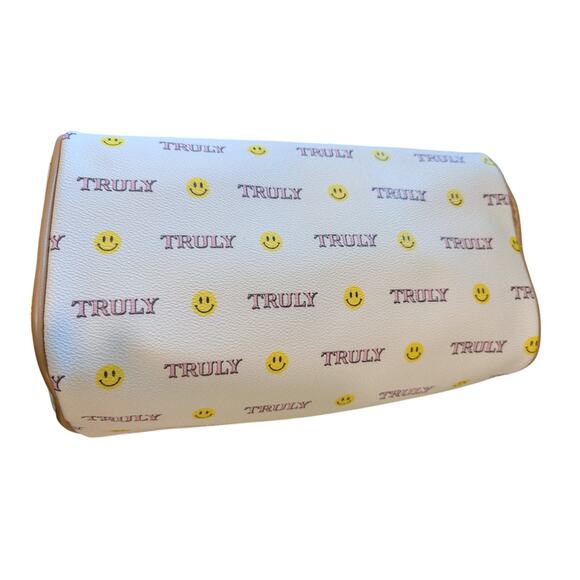 Truly Smiley Face Toiletry Travel Vegan Signature Vanity Case - Picture 6 of 15
